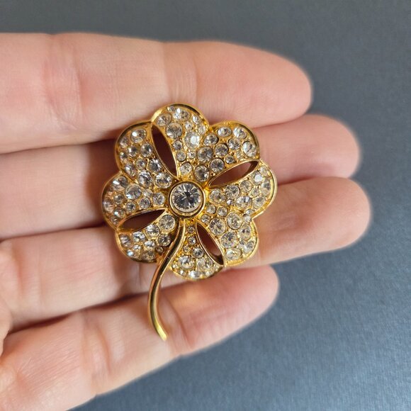 Swarovski gold tone and clear rhinestones floral brooch. Flower brooch. - Picture 2 of 8